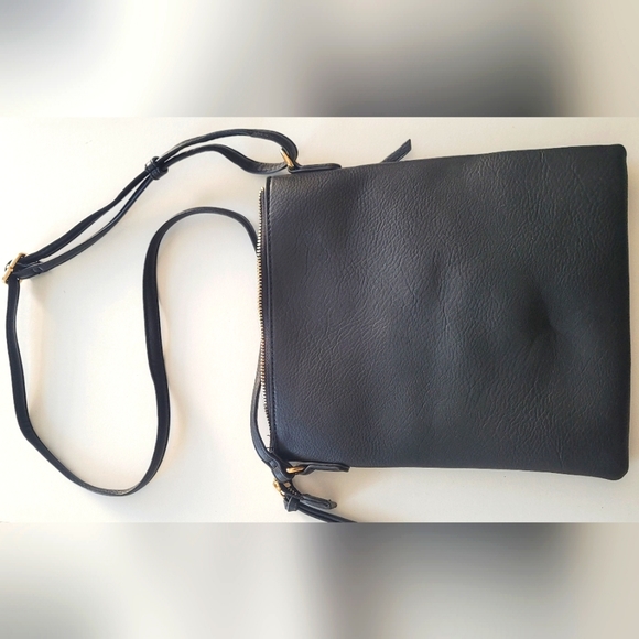 Faux leather purse, gold accents,  adjustable length - Picture 4 of 5